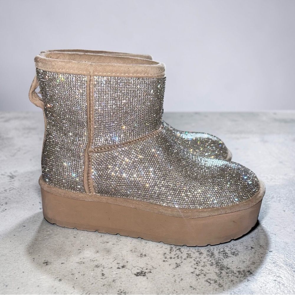Madden Girl Silver Boots. Size 7 1/2.